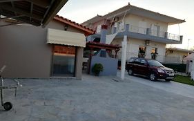 Rea'S House Vrachati